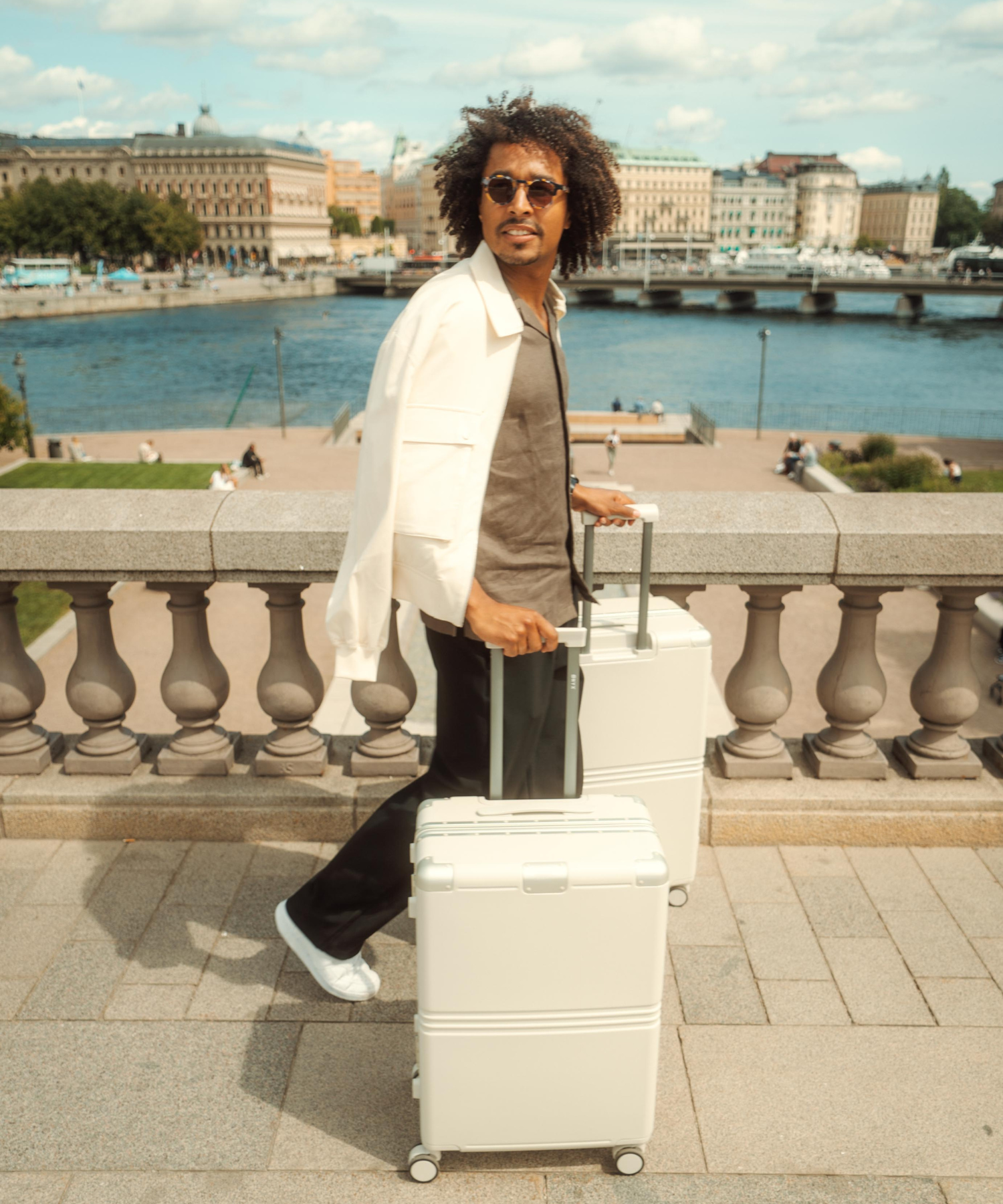 #kleur_ivory white